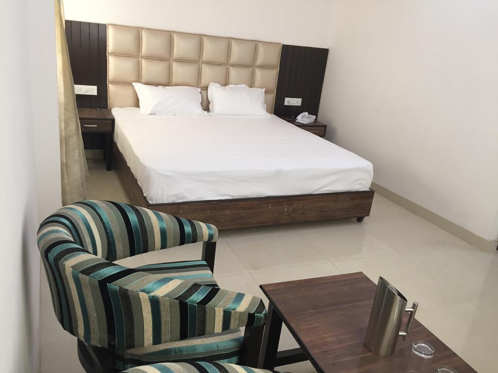 Hotel Rv Regency Amritsar Eksteriør bilde
